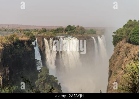 Le Grand Victoria Falls près de Livingstone au Zimbabwe Banque D'Images