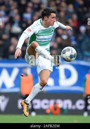 Karlsruhe, Allemagne. 14 Décembre, 2019. L'action individuelle, cut out Marco Meyerhoefer (Fürth). GES/football/2ème Bundesliga : Karlsruher SC - Greuther Furth, 14.12.2019 Football/soccer : 2ème ligue : Karlsruhe vs Fuerth, Karlsruhe, Décembre 14, 2019 | dans le monde entier : dpa Crédit/Alamy Live News Banque D'Images