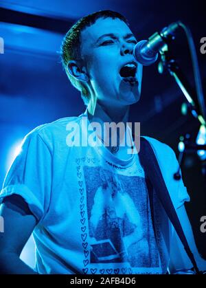 Copenhague, Danemark. 11, décembre 2019. L'Agence suédoise de noise rock band Rome n'est pas une ville effectue un concert live à Vega à Copenhague. Ici chanteur et guitariste Kajsa Poidnak est vu sur scène. (Photo crédit : Gonzales Photo - Nikolaj Bransholm). Banque D'Images