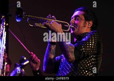 Wilmington, DE, USA. 14 Décembre, 2019. Musicien de jazz BRIAN NEWMAN effectuer pendant une célébration vendredi, 13 septembre 2019, au Théâtre de la Reine à Wilmington, Delaware. Credit : Saquan Stimpson/ZUMA/Alamy Fil Live News Banque D'Images