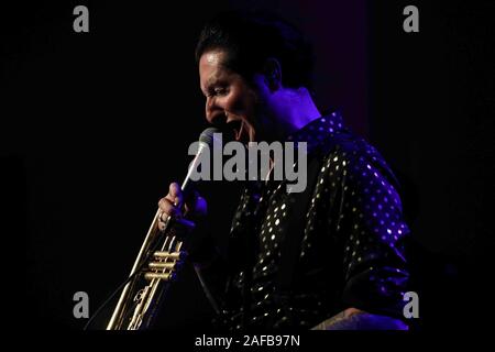 Wilmington, DE, USA. 14 Décembre, 2019. Musicien de jazz BRIAN NEWMAN effectuer pendant une célébration vendredi, 13 septembre 2019, au Théâtre de la Reine à Wilmington, Delaware. Credit : Saquan Stimpson/ZUMA/Alamy Fil Live News Banque D'Images