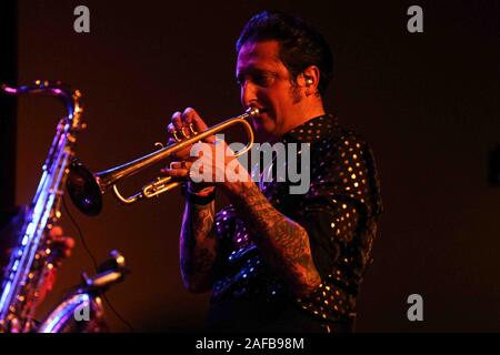 Wilmington, DE, USA. 14 Décembre, 2019. Musicien de jazz BRIAN NEWMAN effectuer pendant une célébration vendredi, 13 septembre 2019, au Théâtre de la Reine à Wilmington, Delaware. Credit : Saquan Stimpson/ZUMA/Alamy Fil Live News Banque D'Images