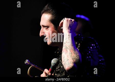 Wilmington, DE, USA. 14 Décembre, 2019. Musicien de jazz BRIAN NEWMAN effectuer pendant une célébration vendredi, 13 septembre 2019, au Théâtre de la Reine à Wilmington, Delaware. Credit : Saquan Stimpson/ZUMA/Alamy Fil Live News Banque D'Images