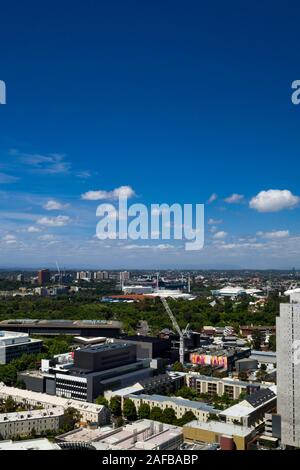 Point de vue de grande hauteur dans la Rive Sud de Melbourne à Melbourne Park et vers le sud-est de la ville, Victoria, Australie Banque D'Images