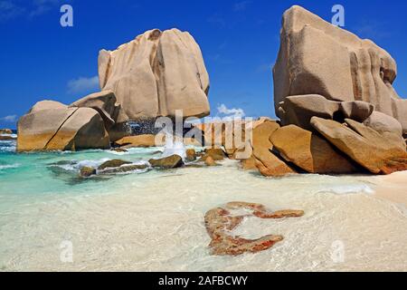 Der extrem schwer erreichbare Traumstrand Anse marron, marron, La Source auch Insel La Digue, Seychellen Banque D'Images