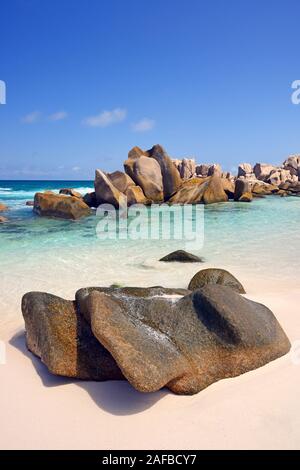 Der extrem schwer erreichbare Traumstrand Anse marron, marron, La Source auch Insel La Digue, Seychellen Banque D'Images