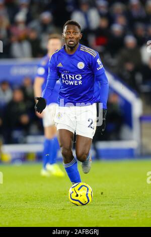 Leicester, Royaume-Uni. 14 décembre 2019, King Power Stadium, Leicester, Midlands, Angleterre ; English Premier League Football, Leicester City contre Norwich City ; Wilfred Ndidi de Leicester City sur la balle - strictement usage éditorial uniquement. Pas d'utilisation non autorisée avec l'audio, vidéo, données, listes de luminaire, club ou la Ligue de logos ou services 'live'. En ligne De-match utilisation limitée à 120 images, aucune émulation. Credit : Action Plus Sport Images/Alamy Live News Banque D'Images