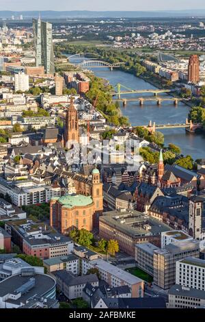 Francfort, Allemagne - Septembre 17 : vue aérienne sur Frankfurt , Allemagne le 17 septembre 2019. Foto pris à partir de la tour principale. Banque D'Images