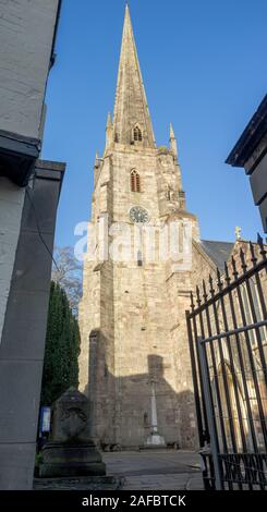 Extérieur de l'église du prieuré de St Mary's, Monmouth, Monmouthshire, Royaume-Uni Banque D'Images