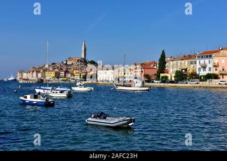 Ville portuaire historique de Rovinj maintenant aussi une destination touristique, Istrie, Croatie Banque D'Images