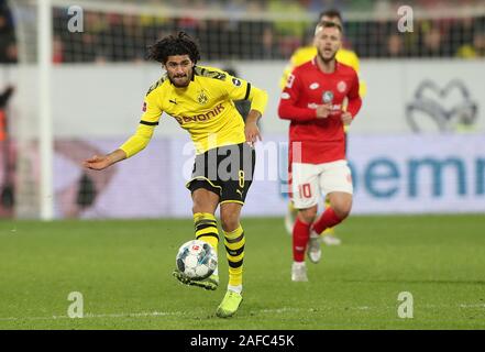 Mainz, Allemagne. 14 Décembre, 2019. firo : 14.12.2019, football, 1.Bundesliga, la saison 2019/2020, FSV FSV FSV Mainz 05 - Borussia Dortmund BVB, 4 : 0 Mahmoud DAHOUD, BVB, l'action individuelle dans le monde de l'utilisation | Credit : dpa/Alamy Live News Banque D'Images