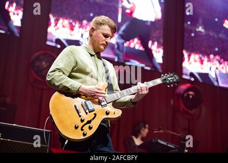 Manchester, UK. 14 décembre 2019. Liam Fray Michael Campbell et Daniel 'Conan' Moores de Die Nerven effectuer à la Manchester Arena sur leur tournée britannique pour toujours plus de plus, Manchester 2019-12-14 . Crédit : Gary Mather/Alamy Live News Banque D'Images