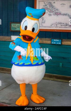 Caractère Donald Duck sur Castaway Cay, une île privée dans les Bahamas pour navires de Disney Cruise Line, près de Great Abaco Island sur les Caraïbes Banque D'Images