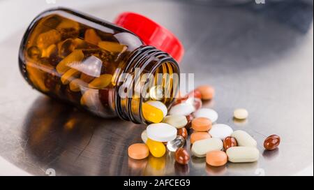 Sortes de médicaments mixtes comme détaillé close-up shot (selective focus) Banque D'Images