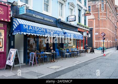 Michele Wade's Maison Bertaux pâtisserie française et salons de thé on Greek Street, Soho, London, W1, UK Banque D'Images