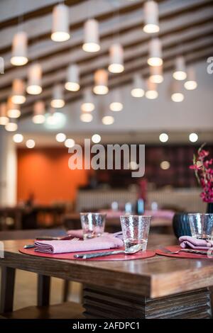 Restaurant intérieur avec Bokeh Banque D'Images