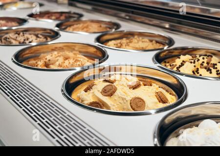 Glaces à refregerated en italien compteur gelateria Banque D'Images