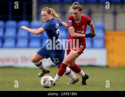 Chelsea's Erin Cuthbert et Liverpool's Melissa Lawley au cours de la FA Women's super match de championnat à Prenton Park, Tranmere. Banque D'Images