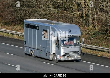 La conduite sur l'Iveco horsebox M autoroute a61 près de Manchester, Royaume-Uni Banque D'Images