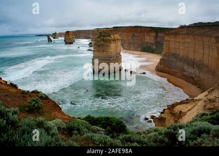 Les douze apôtres, piles de roches calcaires à Port Campbell National Park, sur la Great Ocean Road, près de Melbourne, Victoria, Australie Banque D'Images