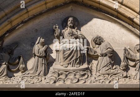 Détails de la cathédrale de Moulins village d'Auvergne ministère en France Banque D'Images