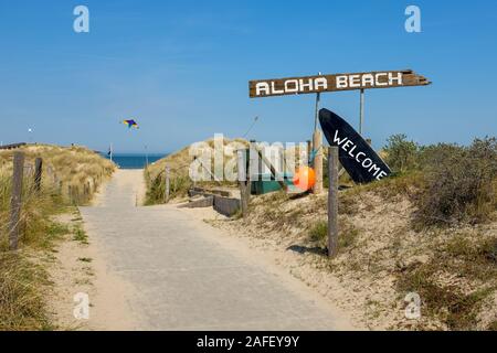 Domburg, Pays-Bas - 7 mai 2016 : l'entrée à l'Aloha Beach Club, situé sur l'une des nombreuses plages de Zeeland Banque D'Images