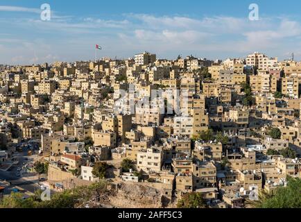 Vue sur le centre-ville d'Amman à partir de la colline de la Citadelle, Jordanie Banque D'Images