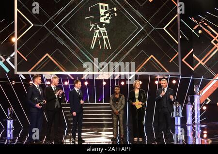 (Gauche-droite) Jason Roy, Ben Stokes, Eoin Morgan, Nicola Adams, Lizzy Yarnold et Gary Lineker durant la BBC Sports Personality of the Year 2019 au P&J Live, Aberdeen. Banque D'Images