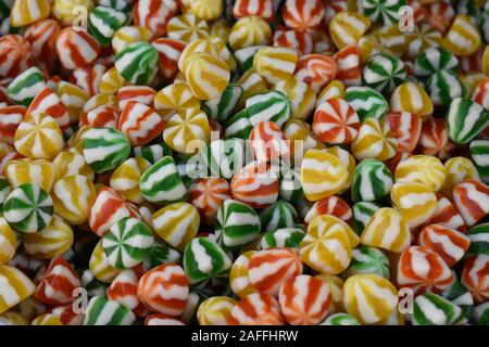 Bonbons gélifiés aux fruits bonbons à base de gélatine bonbons à base de chewy largement populaire partie bien connue de l'industrie des bonbons magasin de bonbons dans la vieille ville de Bratislava Banque D'Images