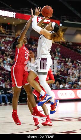 College Station, Texas, USA. Le 15 décembre, 2019. 15 décembre 2019- College Station, TX., États-unis- CHENNEDY CARTER (3) disques durs pour le panier dans la première moitié à Reed Arena de College Station, Texas. Credit : Jerome Hicks/ZUMA/Alamy Fil Live News Banque D'Images