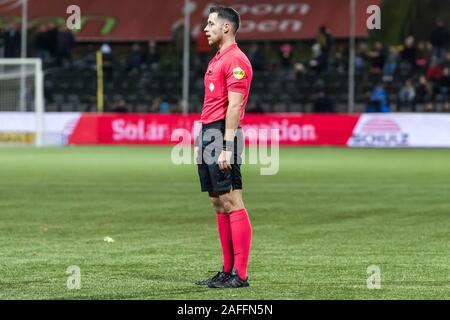 14-12-2019 : : VVV Venlo * v PEC Zwolle : Venlo Eredivisie Football 2019-2020 L-R scheidsrechter Marc pour annuler Banque D'Images