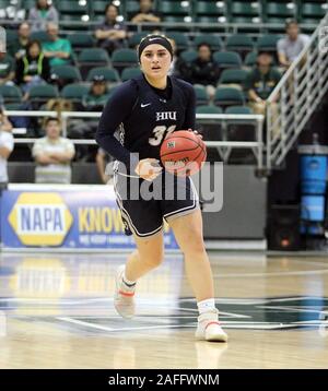 6 décembre 2019 - Hope International Royal Guard/Avant Dakota du Viena (31) cherche à passer au cours d'un match entre l'Hawai'i Wahine Arc-en-ciel et l'espoir à la famille royale International Stan Sheriff Center à Honolulu, HI - Michael Sullivan/CSM. Banque D'Images