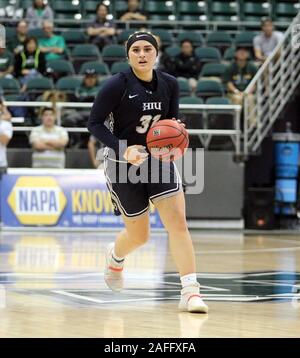 15 décembre 2019 - Hope International Royal Guard/Avant Dakota du Viena (31) cherche à passer au cours d'un match entre l'Hawai'i Wahine Arc-en-ciel et l'espoir à la famille royale International Stan Sheriff Center à Honolulu, HI - Michael Sullivan/CSM. Banque D'Images