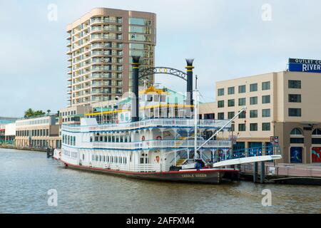 Paddle Wheeler Creole Queen amarré au port de la Nouvelle Orléans, Louisiane, USA. Banque D'Images