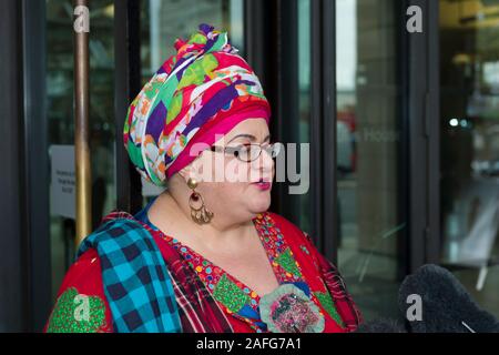 Camila Batmanghelidjh fondateur et ancien PDG de la société de bienfaisance est effondré maintenant les enfants, parlant d'appuyer sur après avoir été interrogé Commons public admini Banque D'Images