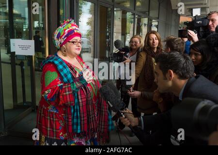 Camila Batmanghelidjh fondateur et ancien PDG de la société de bienfaisance est effondré maintenant les enfants, parlant d'appuyer sur après avoir été interrogé Commons public admini Banque D'Images