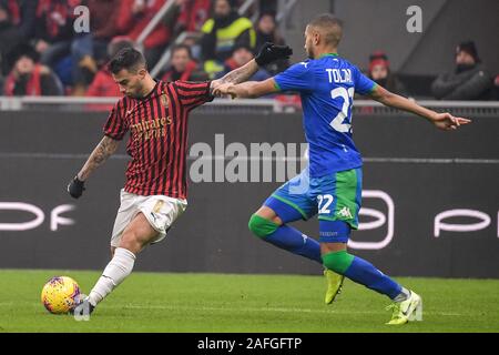Milan, Italie. Le 15 décembre, 2019. Suso de l'AC Milan au cours de la Serie A match entre l'AC Milan et Sassuolo au Stadio San Siro, Milan, Italie le 15 décembre 2019. Photo par Mattia Ozbot. Usage éditorial uniquement, licence requise pour un usage commercial. Aucune utilisation de pari, de jeux ou d'un seul club/ligue/dvd publications. Credit : UK Sports Photos Ltd/Alamy Live News Banque D'Images