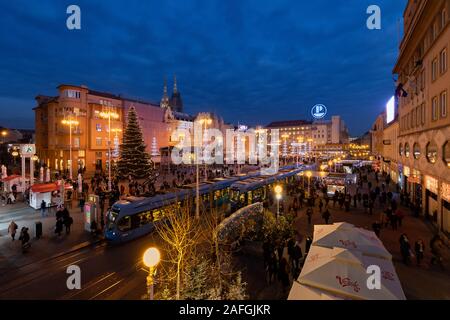 Centre de Zagreb ville décorée pour l'Avent, Croatie Banque D'Images