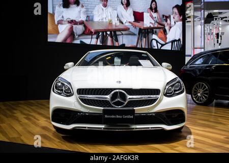 Nonthaburi, Thaïlande, décembre 2018 : Mercedes-Benz certifié sur afficher dans Bangkok International Motor Expo 2018 Exposition Muangthon au Impact Arena Banque D'Images