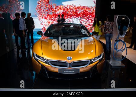 Nonthaburi, Thaïlande, décembre 2018 : BMW i8 roadster sur l'affichage à Bangkok International Motor Expo 2018 au moment de l'impact Arena Muangthong Thani exposition Banque D'Images