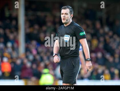 Arbitre Don Robertson lors de la Ladbrokes Scottish Premiership match au parc de sapin, Motherwell. Banque D'Images