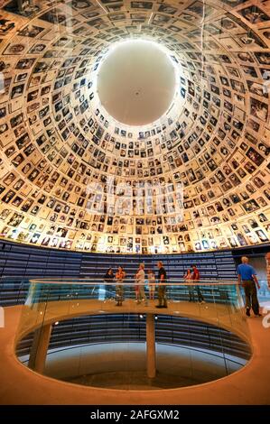 Jérusalem Israël. Yad Vashem. Mémorial aux victimes de l'holocauste. La salle des noms Banque D'Images