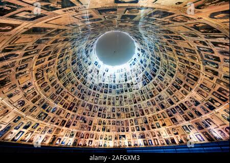 Jérusalem Israël. Yad Vashem. Mémorial aux victimes de l'holocauste. La salle des noms Banque D'Images