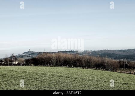 Honley en regardant vers la colline du Château (Tour Victoria), Huddersfield Banque D'Images