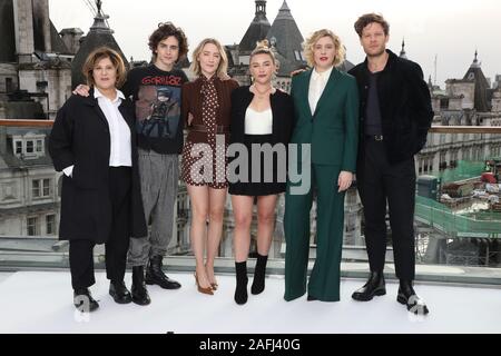 (De gauche à droite) Amy Pascal, Timothée Chalamet, Saoirse Ronan, Greta Gerwig Florence Pugh, et James Norton, assister à la petite femme a tenu une séance au Corinthia, Londres. Banque D'Images