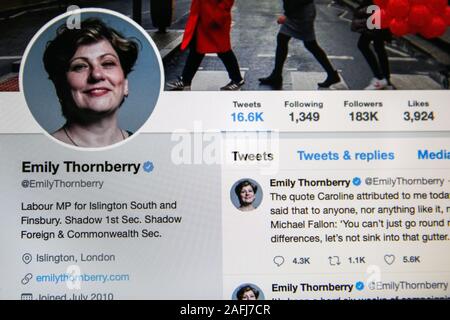 Compte Twitter de Emily Thornberry - Membre du Parlement pour l'Islington et Finsbury.Leader du Parti, Jeremy Corbyn a annoncé qu'il ne conduira pas à la main-d'une autre élection et va se retirer de la nouvelle année après Parti travailliste a remporté 203 sièges, à l'élection générale 2019, perdant 59 sièges de ce sondage en 2017. Banque D'Images