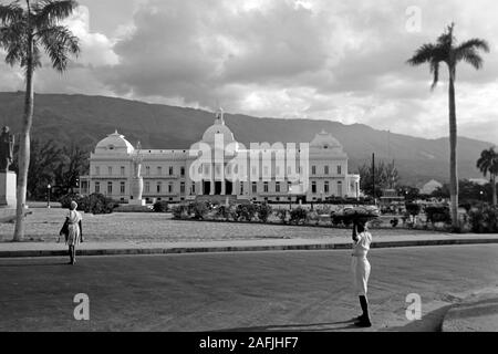 Où Präsidentenpalast von Haïti, 1967. Troisième palais présidentiel d'Haïti, 1967. Banque D'Images