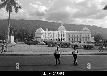 Où Präsidentenpalast von Haïti, 1967. Troisième palais présidentiel d'Haïti, 1967. Banque D'Images