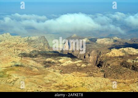 La Jordanie, paysage aride dans Masuda réserve proposée avec Jordan Valley en arrière-plan Banque D'Images
