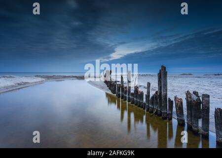 Karwianka channel, Karwia, au nord de la Pologne. Bord de mer. Banque D'Images